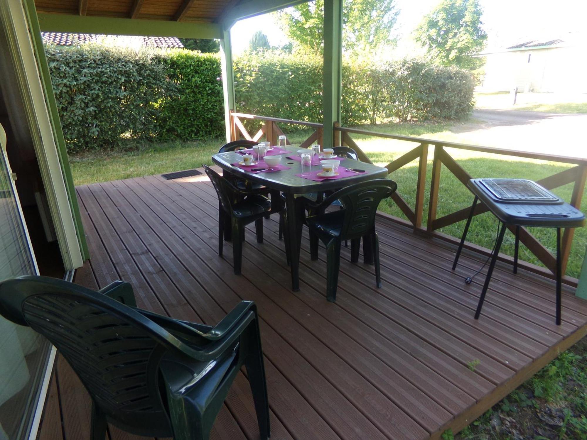 Terres De France - Les Hameaux De Miel Hotel Beynat Buitenkant foto