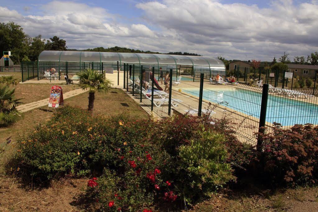 Terres De France - Les Hameaux De Miel Hotel Beynat Buitenkant foto